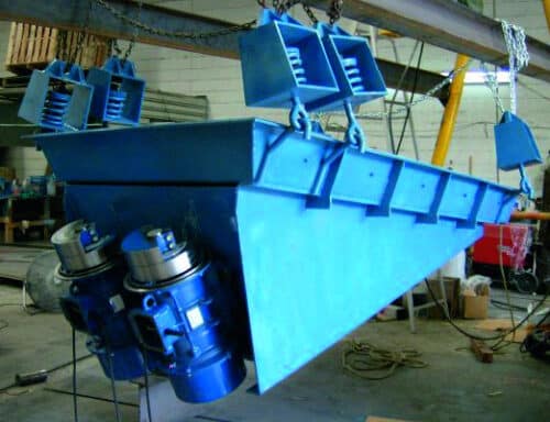 Tärymoottori syöttölaite - Tärysyötin